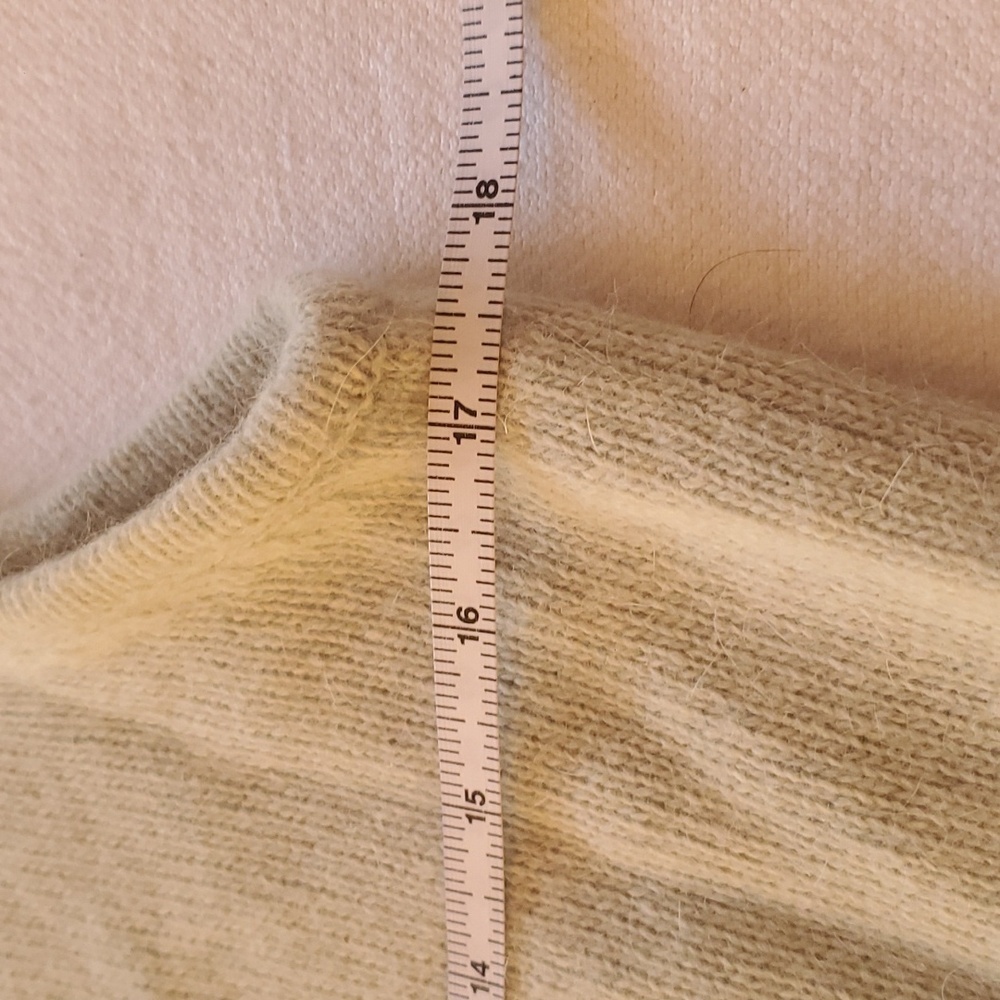 JH Collectibles 90%‎ Lambswool & Angora Turtleneck Sleeveless Sz. S Sweater - Picture 9 of 10